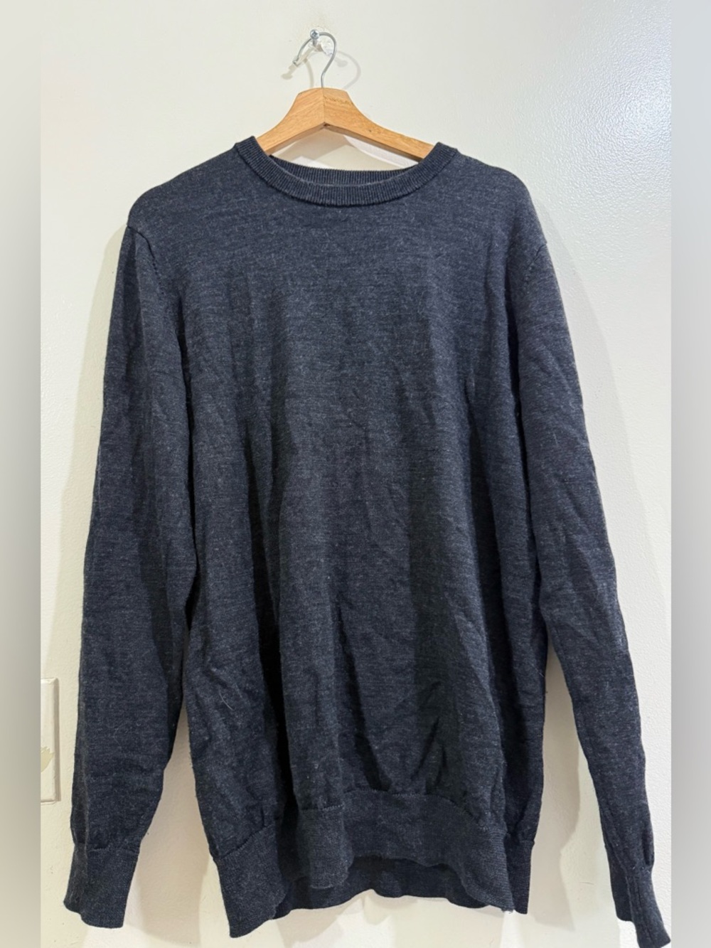 FIELDS CLASSICS Women's Charcoal Crewneck Sweater - Everyday Soft Knit